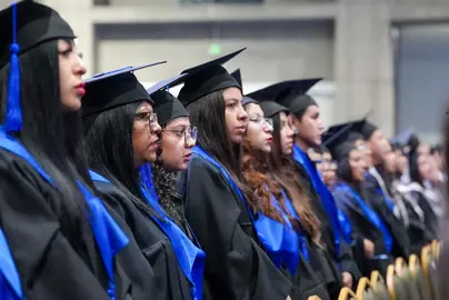 se-graduan-estudiantes-de-la-UVEG