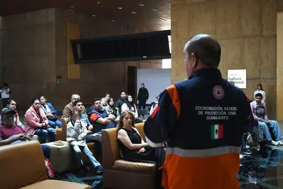 cercan Herramientas de Prevenci&oacute;n y Protecci&oacute;n Civil a la Comunidad Sorda de Le&oacute;n
