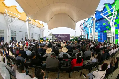 Libia Dennise encabeza entrega de apoyos a 3 mil 401 agricultores de Guanajuato