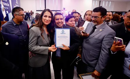 Libia Dennise encabeza la entrega de reconocimientos a servidores p&uacute;blicos honestos