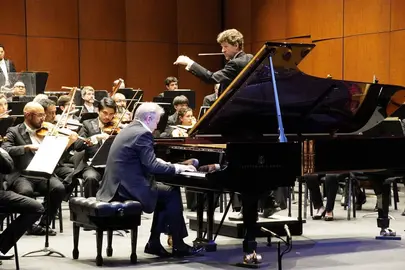 La Orquesta Sinf&oacute;nica de la Universidad de Guanajuato se presentar&aacute; en el Teatro Ju&aacute;rez bajo la direcci&oacute;n de Juan Carlos Lom&oacute;naco, interpretando el programa "Diversidad Biol&oacute;gica".