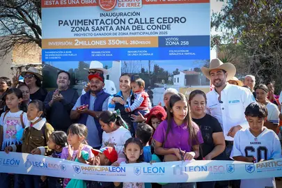Previo a la realizaci&oacute;n del primer Mi Barrio Habla de este 2026, la presidenta municipal, Alejandra Guti&eacute;rrez, entreg&oacute; la pavimentaci&oacute;n de la calle Cedro en la comunidad El Terrero.