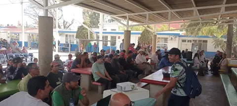 ACUERDOS. Representantes del Gobierno del Estado y del municipio de Le&oacute;n dialogaron con productores de ladrillo para establecer plazos en la entrega de apoyos econ&oacute;micos y la regularizaci&oacute;n de sus predios.