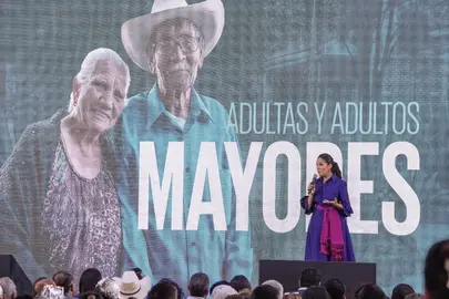 Ante ciudadanos de la regi&oacute;n norte del estado, la gobernadora Libia Dennise Garc&iacute;a Mu&ntilde;oz Ledo present&oacute; en San Felipe los resultados de su segundo a&ntilde;o de gesti&oacute;n.