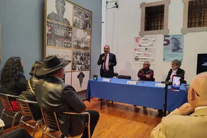 Con la participaci&oacute;n de 43 autores de diversas regiones del pa&iacute;s, iniciaron las 16 mesas de lectura.