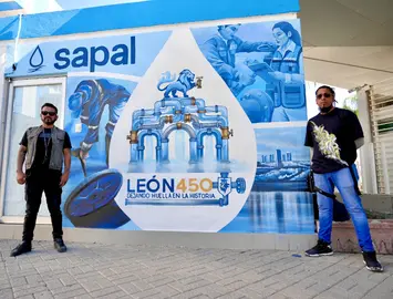 La develaci&oacute;n del mural "LE&Oacute;N 450 SAPAL" form&oacute; parte de las actividades del Rally de Cultura del Agua.