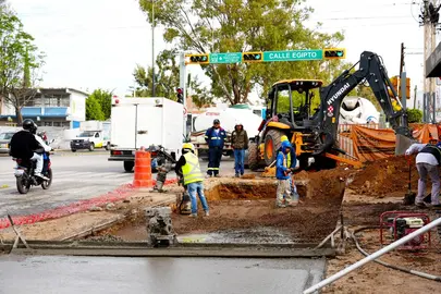 Las obras de rehabilitaci&oacute;n constante en la red sanitaria y de agua potable forman parte del modelo de operaci&oacute;n que Enrique de Haro expuso en el Senado.
