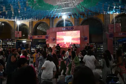 Tras la presentaci&oacute;n editorial de Yo soy la cumbia, el p&uacute;blico disfrut&oacute; de una sesi&oacute;n musical a cargo de DJ Kalvox y el Combo Calavera en el Patio Jesuita.
