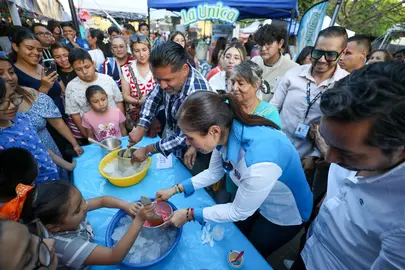 La alcaldesa encabez&oacute; el arranque de la Feria de la Nieve, donde participan exponentes de Dolores Hidalgo, Celaya y San Luis de la Paz.