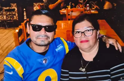 Jos&eacute; Guadalupe Ramos Solano es uno de los 14 connacionales que han perdido la vida bajo custodia de autoridades estadounidenses en el marco de recientes operativos. En la imagen, con su esposa.