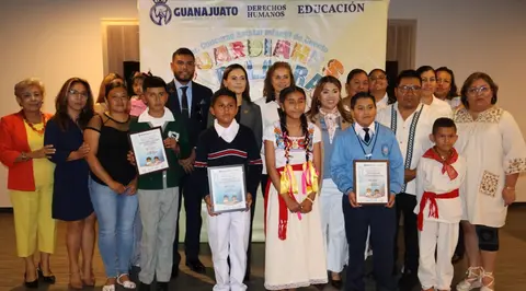 Autoridades de Educaci&oacute;n y Derechos Humanos entregaron reconocimientos a los ganadores del primer concurso de cuento ind&iacute;gena en Guanajuato.