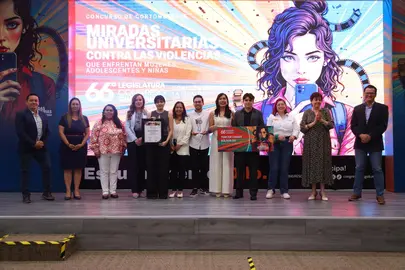 Los j&oacute;venes ganadores del concurso &ldquo;Miradas universitarias contra las violencias&rdquo; recibieron est&iacute;mulos econ&oacute;micos por sus propuestas audiovisuales.