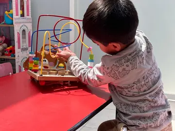 A trav&eacute;s del Centro Regional de Desarrollo Infantil (CEREDI), especialistas brindan terapias de estimulaci&oacute;n y lenguaje a menores detectados con riesgos en su crecimiento.