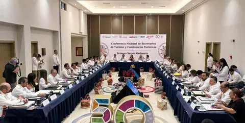 Representantes del sector tur&iacute;stico nacional se reunieron en el Tianguis Tur&iacute;stico para fortalecer la cooperaci&oacute;n regional.