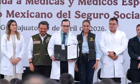 Se incorporan al IMSS Guanajuato 300 especialistas m&eacute;dicos