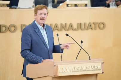 Ante los retos h&iacute;dricos de Guanajuato, el diputado Romero Hicks cuestion&oacute; la falta de perfiles con capacidad probada e independencia en el Consejo del SIMAPAG.