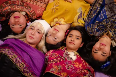 Karol Sinei, Daniela, Ruth Alejandra, Xanath y Velia Andrea integran el grupo Flores de Marfil.