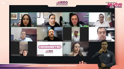 Integrantes del Consejo General del IEEG durante la sesi&oacute;n extraordinaria en la que se aprobaron los nuevos lineamientos de transparencia.
