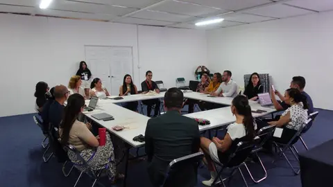 Reuni&oacute;n de vinculaci&oacute;n entre el ICL y representantes de diversas universidades de la regi&oacute;n, enfocada en el fortalecimiento de los materiales de investigaci&oacute;n y an&aacute;lisis cultural para los estudiantes.