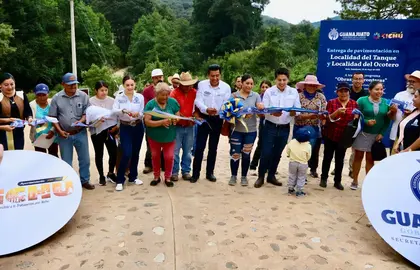 Con aportaciones de migrantes radicados en Estados Unidos, el estado y los municipios, entregan obras de empedrado y conectividad en comunidades vulnerables de Xich&uacute;.