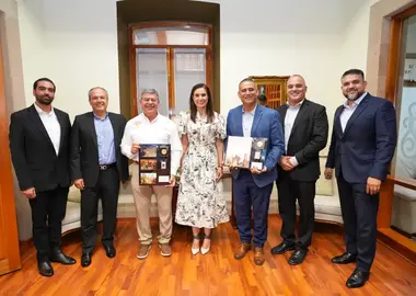 Le&oacute;n suscribe alianza con ciudades fronterizas para impulsar exportaciones
