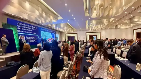 Participan alrededor de 400 profesionales de la salud