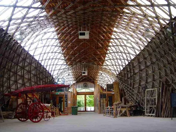 Inside_the_Weald_and_Downland_Gridshell_-_geograph.org.uk_-_258909