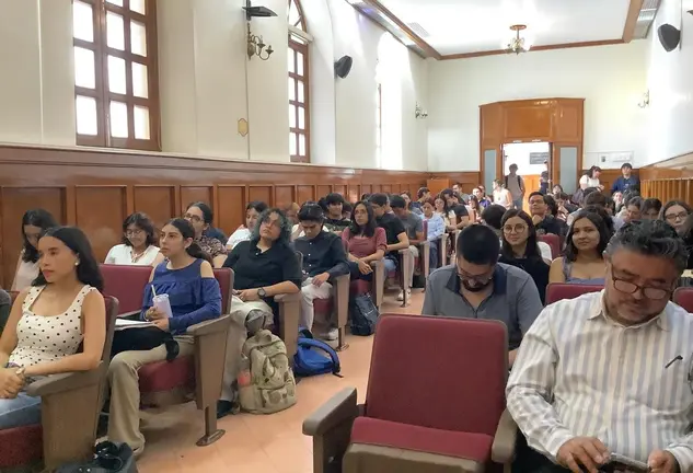 Comunidad universitaria analiza los desaf&iacute;os &eacute;ticos y las oportunidades de transformaci&oacute;n digital que representa la IA para la administraci&oacute;n p&uacute;blica y el derecho.