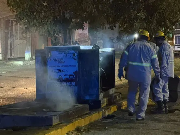 Las fallas en transformadores y redes de distribuci&oacute;n son parte de las causas estructurales que los diputados exigen revisar a la CFE.