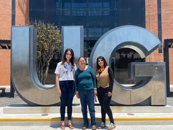 Docentes de la Divisi&oacute;n de Ciencias Econ&oacute;mico Administrativas (DCEA) de la Universidad de Guanajuato sostuvieron un encuentro con directivas de la Universidad de Huelva, Espa&ntilde;a, para coordinar proyectos conjuntos de investigaci&oacute;n.