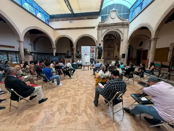 El cronista Luis Alegre diserta sobre los elementos que constituyen a Le&oacute;n como ciudad