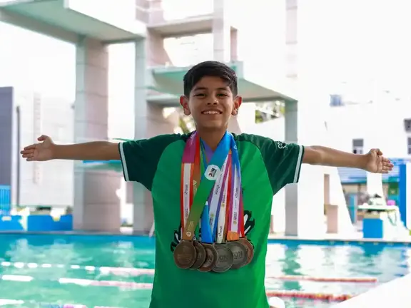 El clavadista leon&eacute;s Iker Mauricio Cruz ya sue&ntilde;a con participar en olimpiadas
