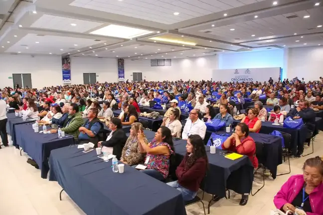 Inaugura Gobernadora Primer Congreso del Comercio de la Gente