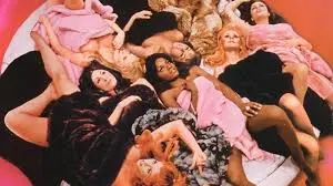 Beyond the Valley of the Dolls, fotograma de la cinta