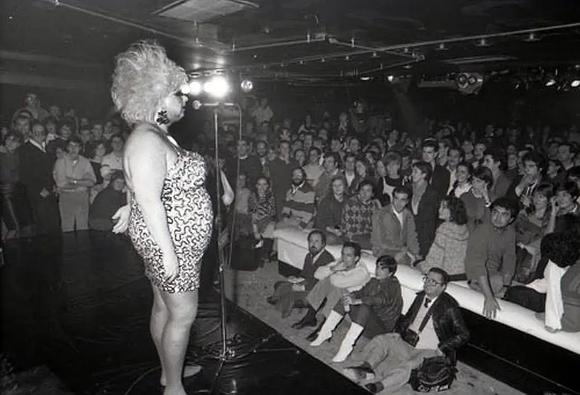 Divine en un concierto en Zaragoza, años 80