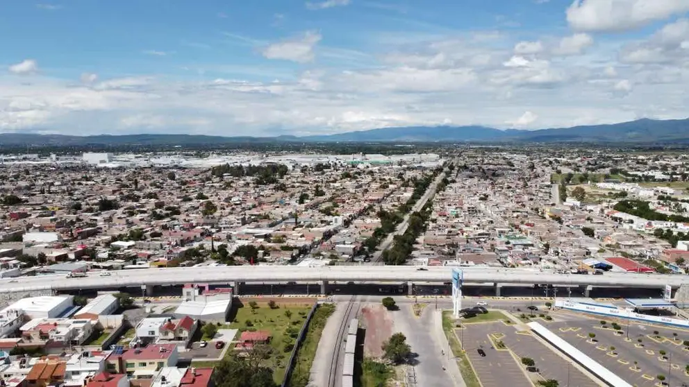 Calle construccion puente ciudad