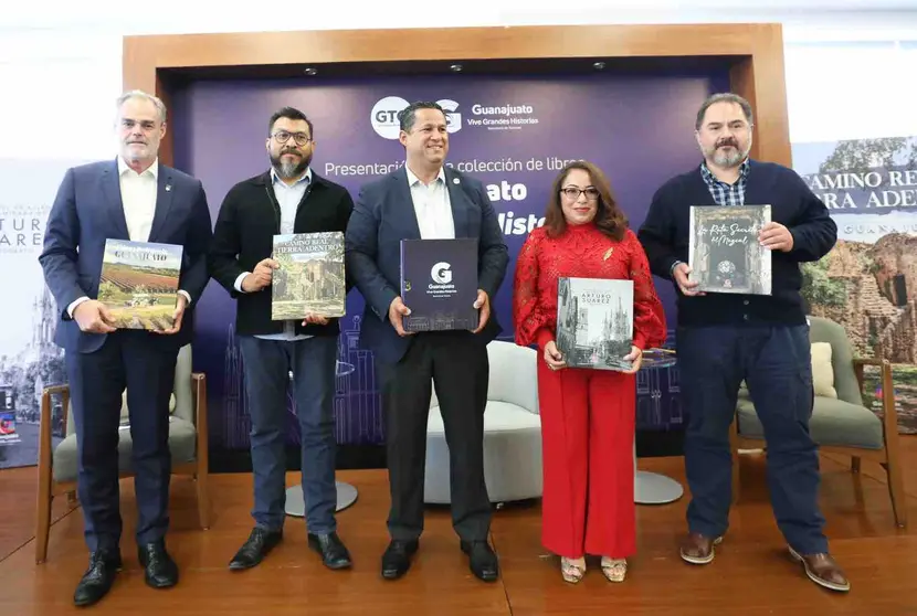 Presentan libros Vive Grandes Historias