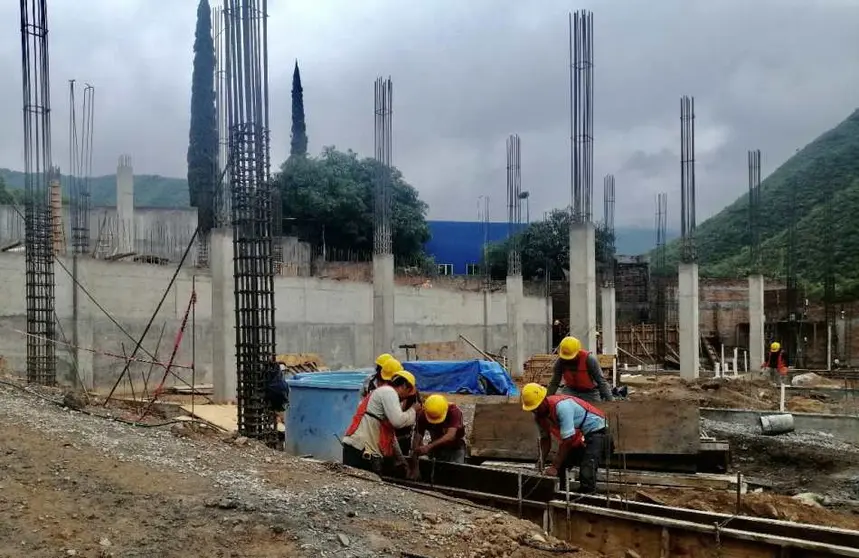 Avanza en Xichú la construcción de nuevo hospital comunitario