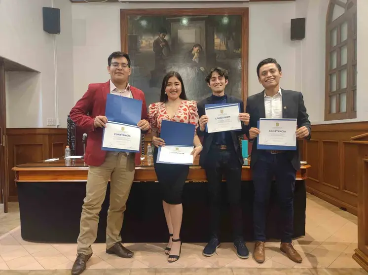 Estudiantes licenciatura en derecho UG