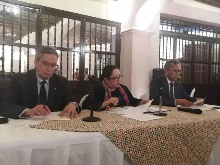 Rueda de prensa UG
