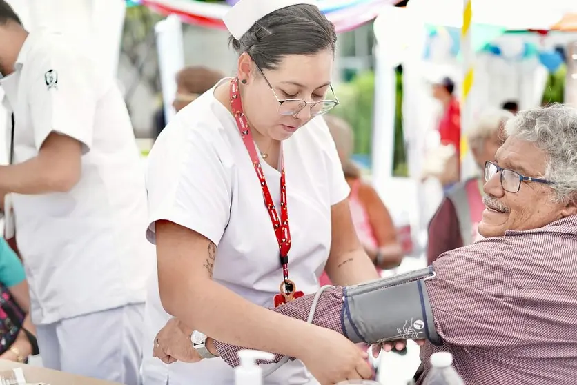 IMSS Guanajuato realiza feria del adulto mayor