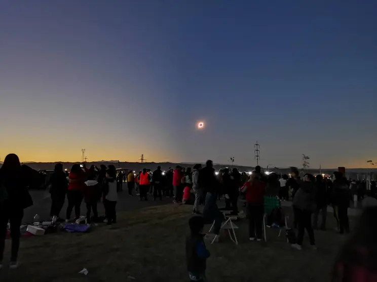 Departamento de Astronomía UG invita a presenciar el eclipse solar anular en zona arqueológica de Arroyo Seco (3)