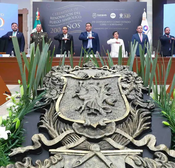 Renovación del Fuego Simbólico y Sesión Comisión 200 años de Guanajuato