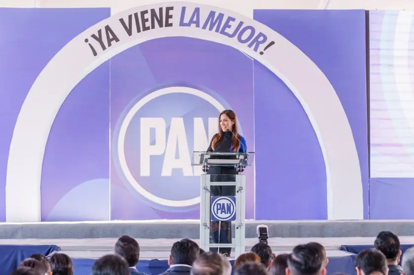 Libia Denisse recibe constancia como candidata del PAN a gubernatura de Guanajuato