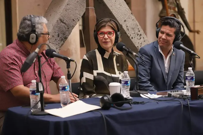 Mtro. Enrique Arriola, Dra. Claudia Susana Gómez y Mtro. Enrique Rivera