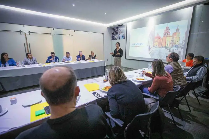 Realizan mesas de consulta sobre Turismo y Educación para programa gubernamental de Libia Dennise