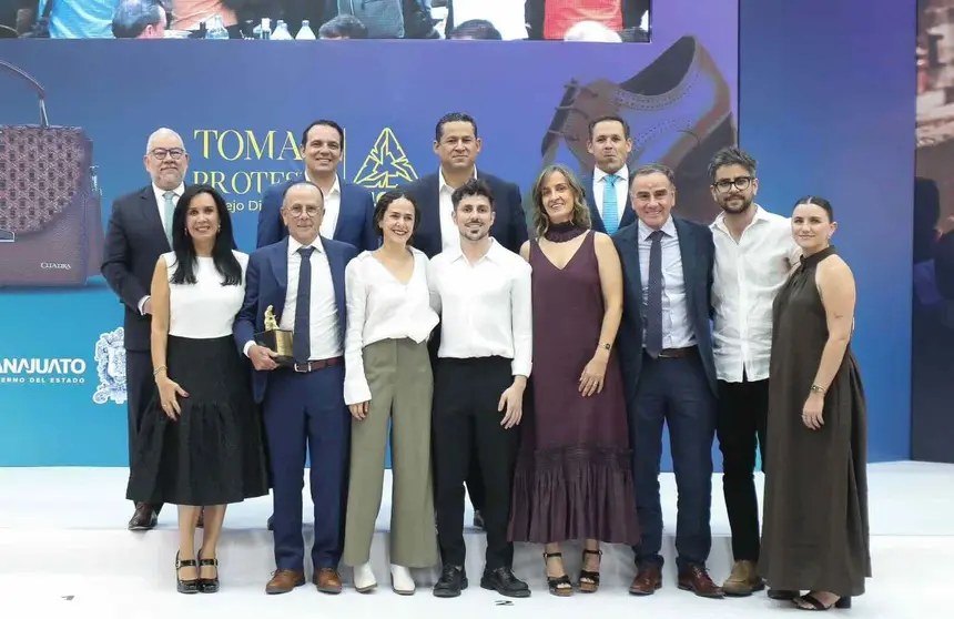 Salvador y Manuel Suárez Mendiola reciben el San Crispín 2024
