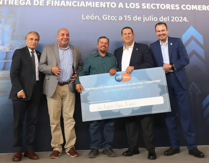 Fondos Guanajuato entrega financiamientos a comerciantes