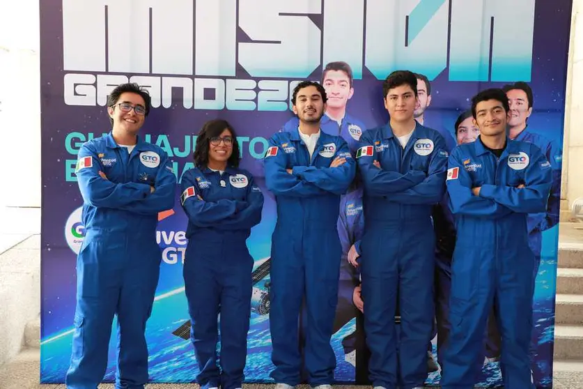 Jóvenes guanajuatenses van a estancia de investigación en la NASA