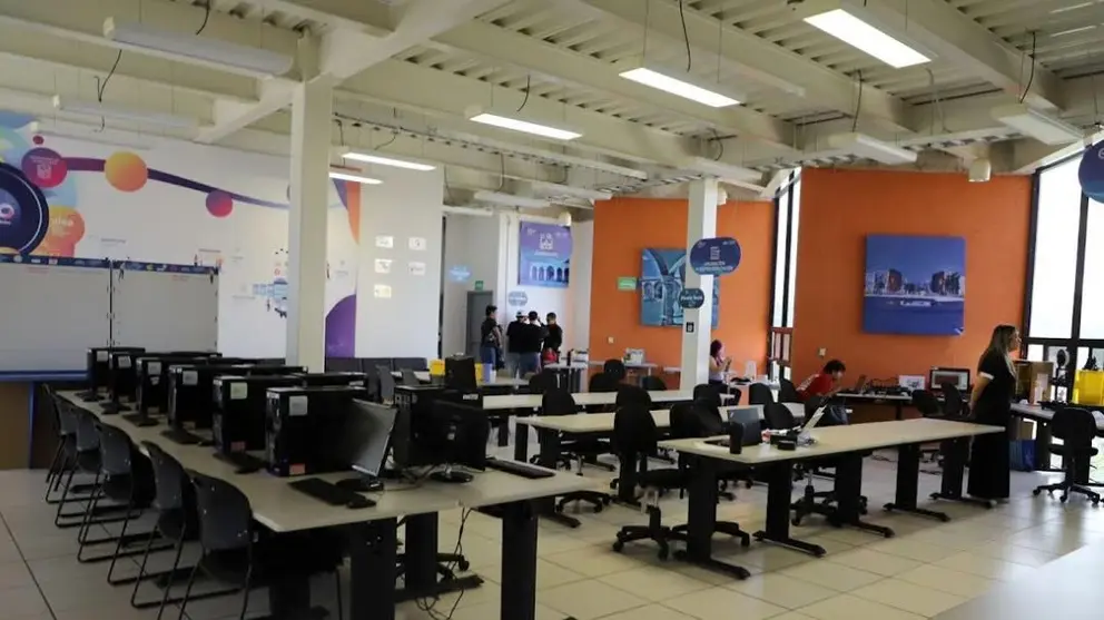 UG y gobierno estatal inauguran centro de emprendimiento LADECIT